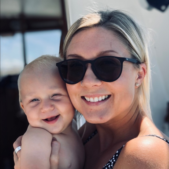 Meet your Posher, Laurie - Picture 1 of 1